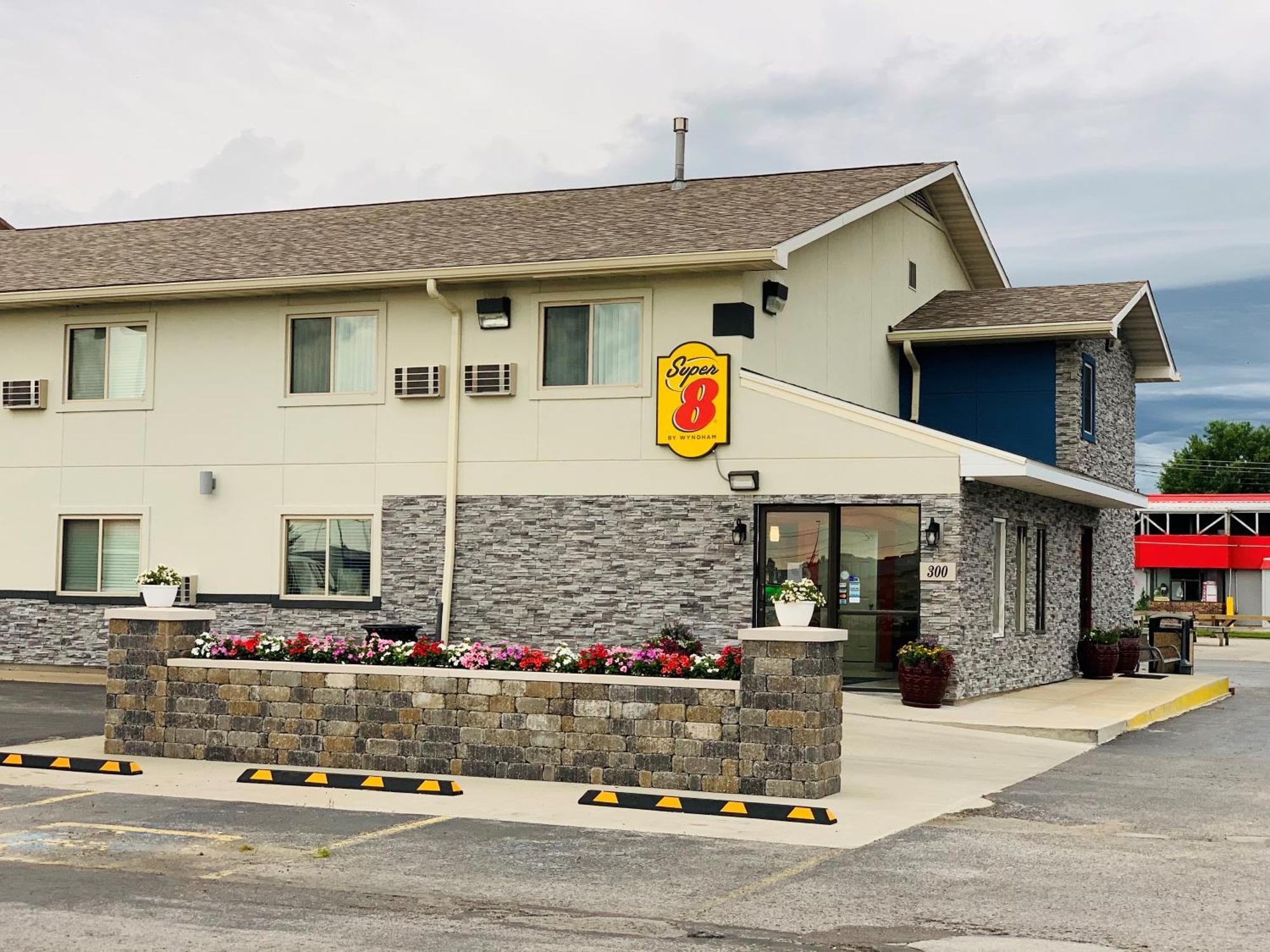 Super 8 By Wyndham Moberly Mo Motel Екстериор снимка
