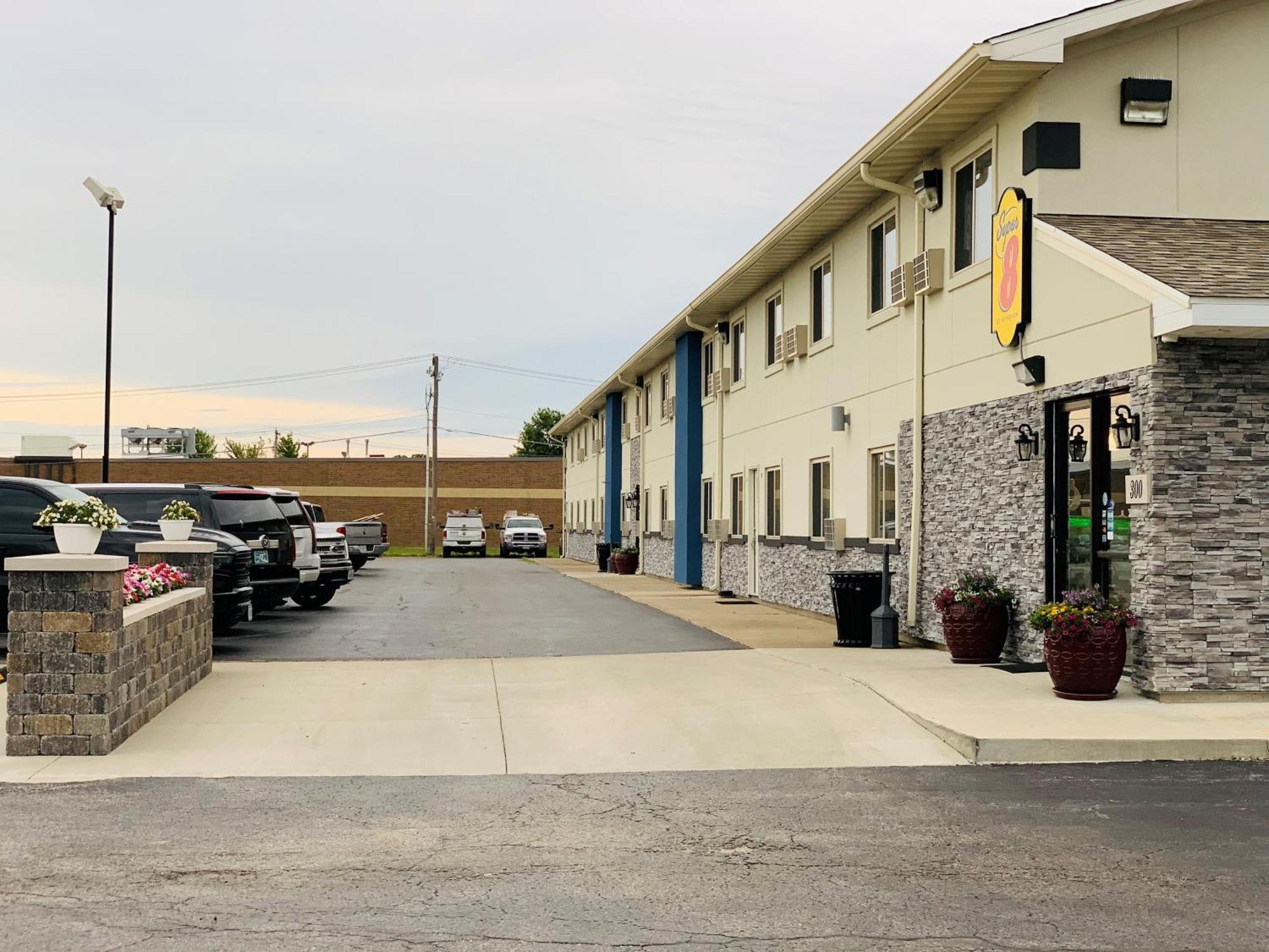 Super 8 By Wyndham Moberly Mo Motel Екстериор снимка
